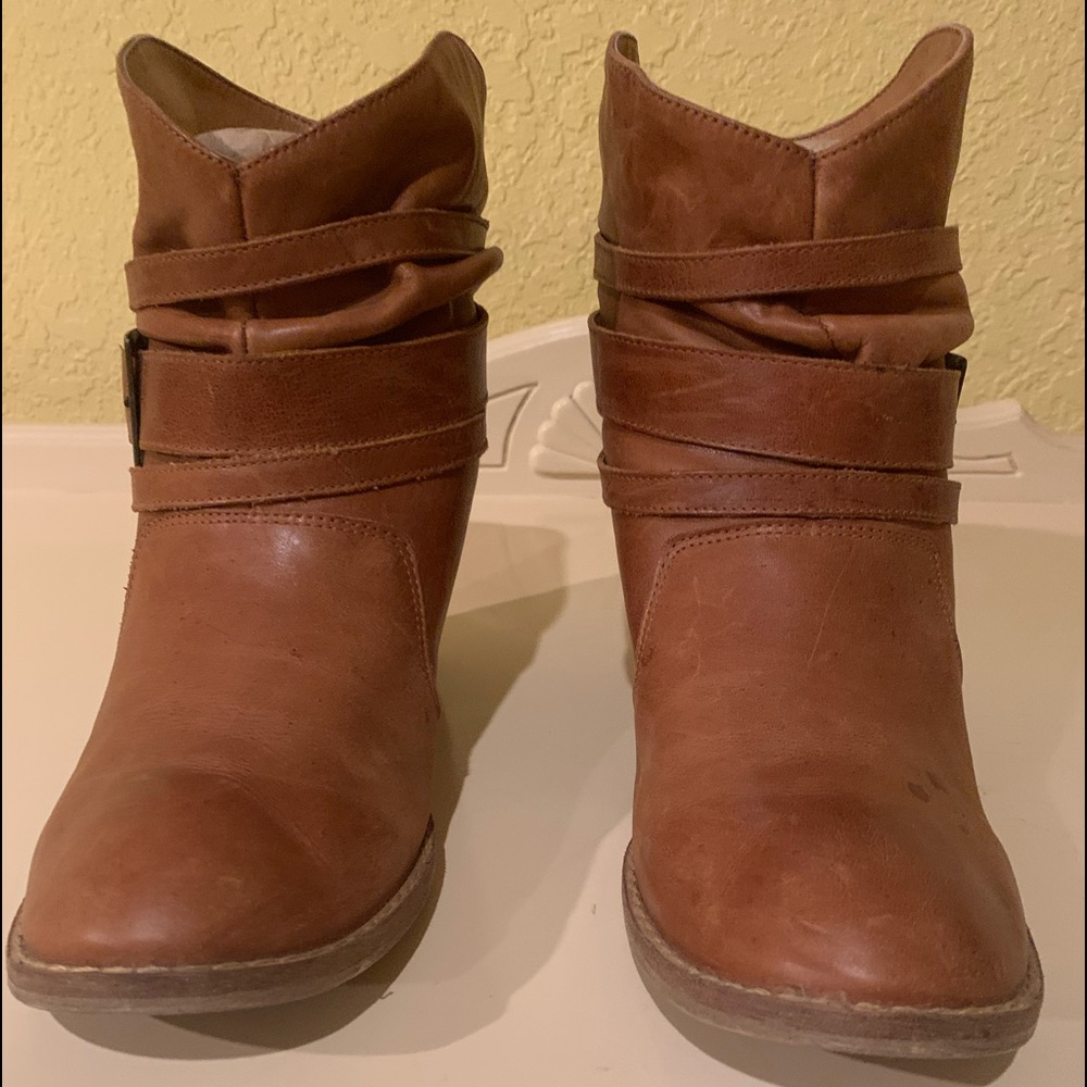 Mia Brown Leather Boot. SZ 8.